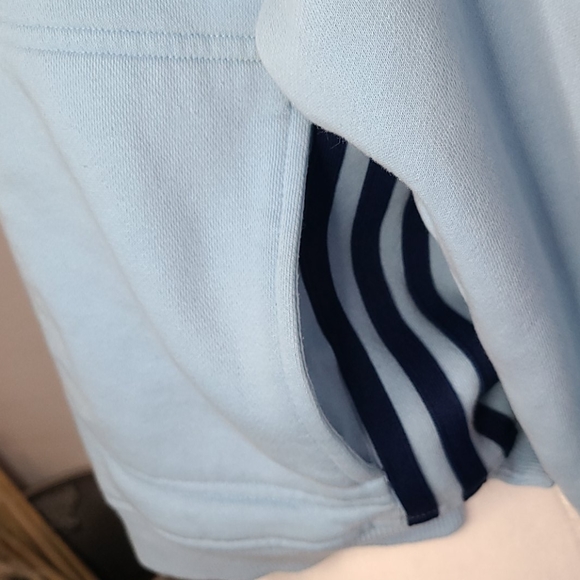 Vintage Adidas crop baby blue sweatshirt small - Picture 5 of 11